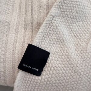 AUTHENTIC | Canada Goose Women's Cream Wool Scarf 🧣!